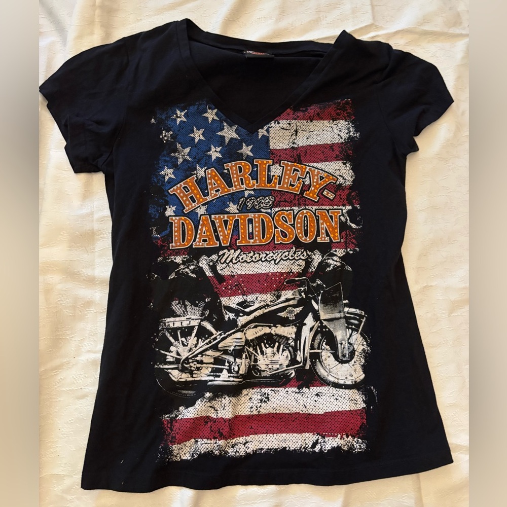 Women’s large bedazzled Harley Davidson v-neck tee